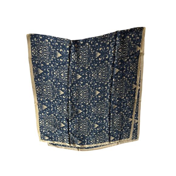 Elegant Black & Beige Beautiful Scarf - Size: 32x68 - Picture 4 of 8